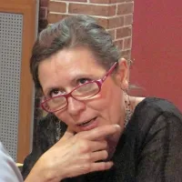 Vesna V.  Godina je v minulem letu zelo privlačila svoje 
Slovenčke: intervju z njo je bil najbolj bran članek našega 
časopisa na spletu, njena knjiga Zablode postsocializma pa 
najbolj prodajana knjiga založbe Beletrina. 
