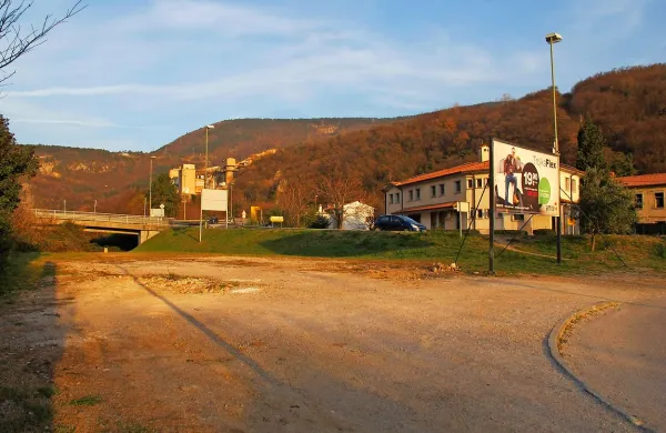 Na mestu zbirnega centra za odpadke in njegovi okolici bodo 
uredili zbirno točko za vse, ki iz Brd in Soške doline prihajajo 
v Solkan in Novo Gorico. 
