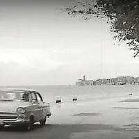 Včasih je cesta do Pirana vodila tik ob obali. Takšen skok 
nazaj v preteklost je nedavno  predlagal župan Peter Bossman in požel vsesplošno ogorčenje javnosti.