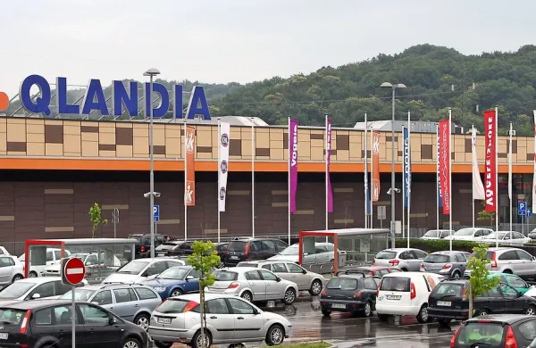Varnostnica je enega od osumljenih prijela v nakupovalnem 
središču, policisti pa so drugega ustavili v središču Nove 
Gorice.