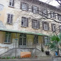 V stari stavbi za koprskim dijaškim domom so do leta 2012 bivali zlasti delavci iz bivših 
jugoslovanskih republik. Februarja prihodnje leto bo obnovljeno stavbo zasedlo 56 študentov. 

