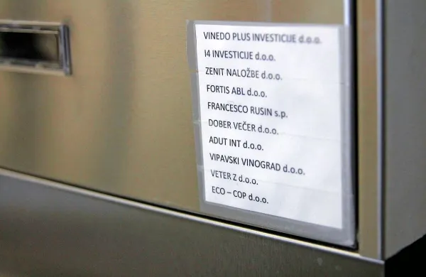 Sedež družbe Vipavski vinograd je v Novi Gorici.