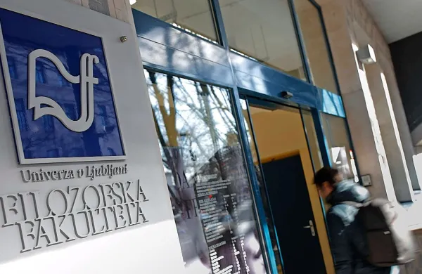  Filozofska fakulteta je že začela vračati neupravičeno izplačane dodatke za stalno pripravljenost.