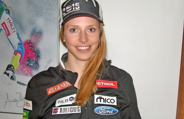 Slovenska alpska smučarka Ana Bucik je zmagala na današnjem slalomu za evropski pokal v švicarskem Zinalu.