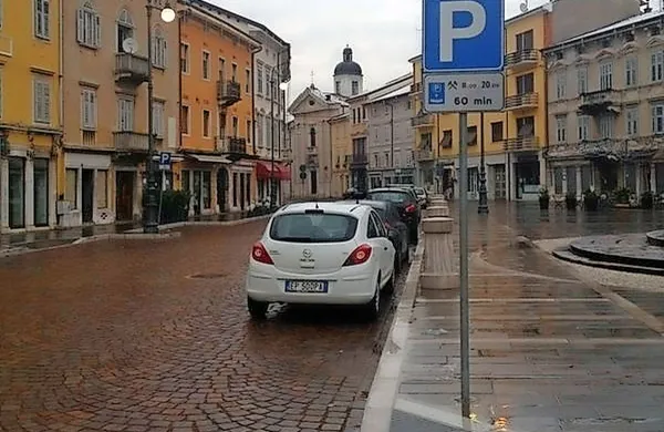 Goriška občina bo kmalu uvedla plačljivo parkiranje tudi na 
Travniku.
