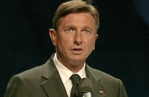 Izkupiček od prodaje vstopnic za predsednikov večer “na 
žaru” bo šel Bolnici za invalidno mladino Stara Gora. 