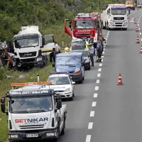 V tragični nesreči na primorski avtocesti so junija umrli štirje 
romunski državljani.