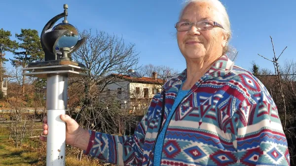 Olga Pipan upravlja z meteorološko postajo Tomaj - Godnje že od leta 1992.