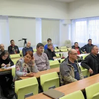 Na včerajšnjem srečanju na sežanski zbornici so spregovorili 
o svojem položaju, pa tudi  o novostih na področju poklicnega 
izobraževanja.