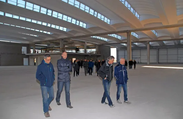 Zaposlenim v Pipistrelu, ki so si v zadnjih dneh lanskega leta 
ogledali nastajajočo proizvodno halo na goriškem letališču, 
se bo do konca januarja pridružilo 15 novih sodelavcev.