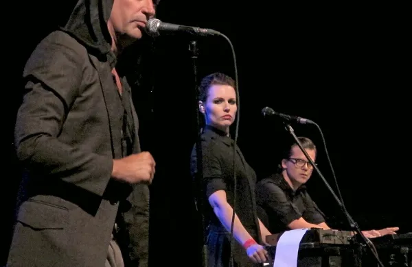 Laibach so se na turnejo po “okupirani Evropi” prvič odpravili 
leta 1983, še v času hladne vojne, ko so meje in zidovi med 
državami še obstajale. Turnejo bodo v letošnjem letu ponovili, 
pod uradnim naslovom Naše pesmi, vaše sanje 2016.