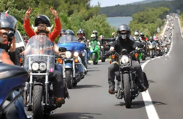 Biograd na Moru je lastnike harley davidsonov gostil že 
dvakrat, leta 2011 in predlani. 