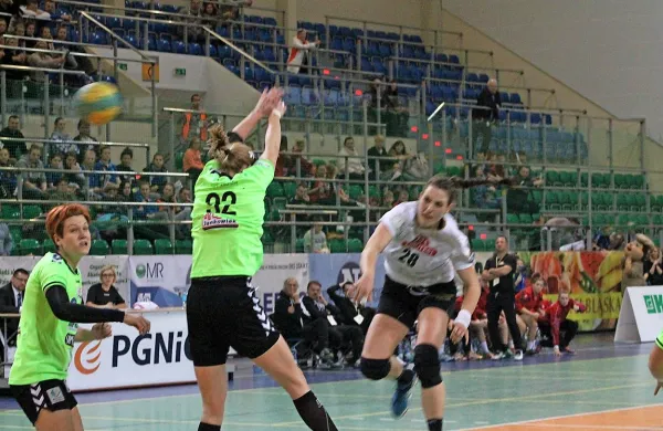 Rokometašice Mlinotesta jutri računajo tudi na najvišjo med 
njimi - Tejo Ferfolja, ki se je na Poljskem lažje poškodovala. 