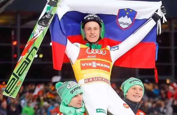 Peter Prevc je prevzel vodstvo po tretji seriji svetovnega 
prvenstva v smučarskih poletih na Kulmu, ker pa četrte zaradi 
premočnega vetra niso izvedli, je s tem osvojil naslov 
prvaka.