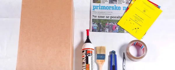 Vse, kar potrebujemo za izdelavo koša za star papir.