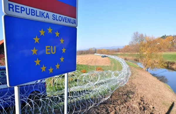 Na slovenski strani mejnega prehoda Dragonja je za danes 
napovedan pohod treh narodov za mir. 