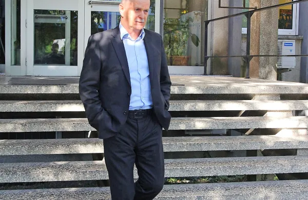 Kot je znano, je šola v Desklah lani ostala brez ravnatelja, 
potem ko je svet zavoda razrešil Vojka Simčiča. 