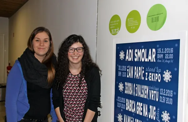 Natalija Vidic (levo) in Mia Hočevar, predsednica in podpredsednica Kluba ajdovskih študentov in dijakov.