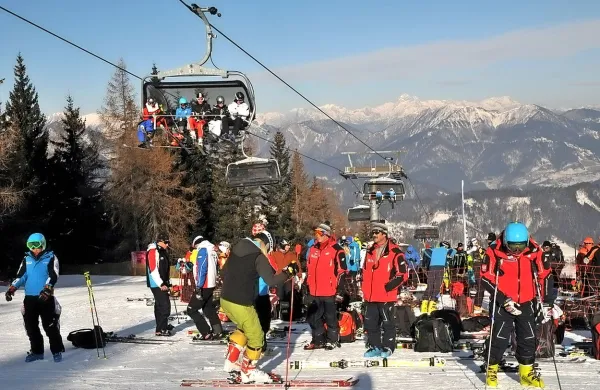 Takšen vrvež bo na progi Lom v Cerknem tudi danes in jutri, 
ko bo tam FIS pokal Ajdovščine. 