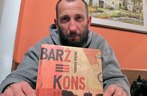 Damijan Stepančič: “Zame je izjemno  barvit, zelo kraški,  
taktilen - kot bi se dotikal kamna ... in mahu.” 