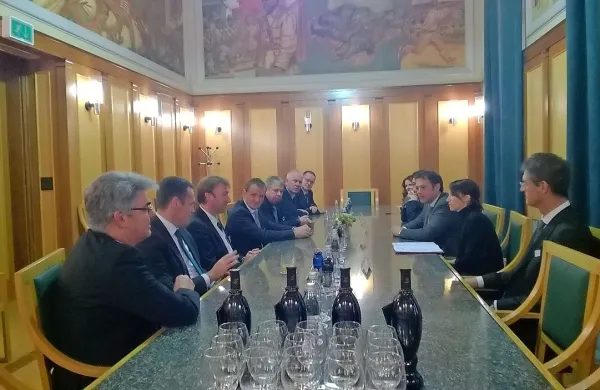 Šolski center Nova Gorica in družba Mahle Letrika sta danes 
podpisala memorandum o sodelovanju.