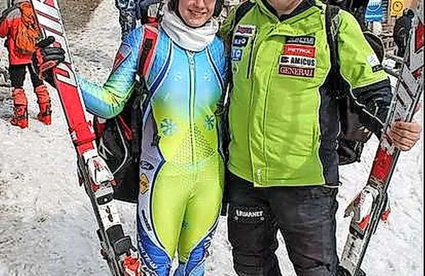 Včeraj sta se na pokalu Ajdovščine drugega mesta veselila 
domačina, tekmovalka Andreja Slokar in trener Tomaž Bizjak.