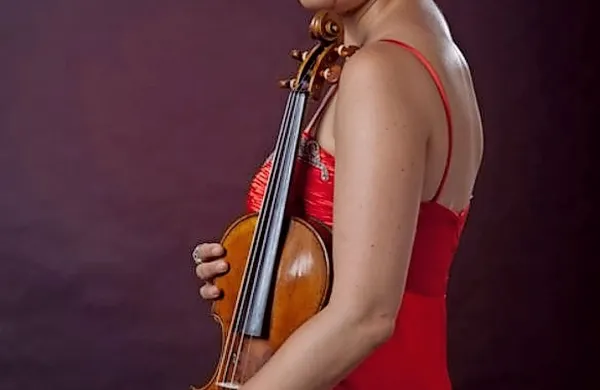 Naslednji petek bosta v Pokrajinskem muzeju Koper  nastopila v Rusiji rojena violinistka Evgenia Epshtein in pianist 
ukrajinskega rodu Denys Masliuk iz Kopra. 