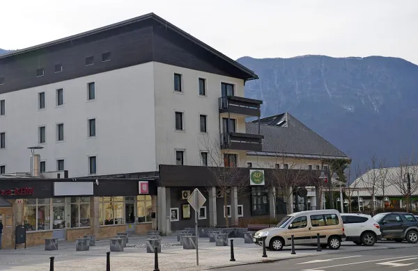 Na najemniški razplet hotela Alp čaka  tudi 4000 že lani 
sklenjenih rezervacij.  