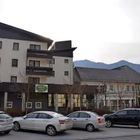 Na najemniški razplet hotela Alp čaka  tudi 4000 že lani 
sklenjenih rezervacij.