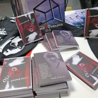 Zbirka Odprto je majhna in priročna, zato da jo bodo lahko 
ljubitelji Kosovela nosili s seboj.