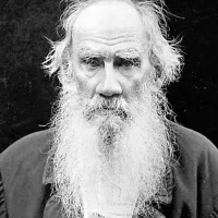 Tolstoj v Ani Karenini pripoveduje o  ljubezni, zakonskem življenju, prešuštvu, 
smrti  in še marsičem.   