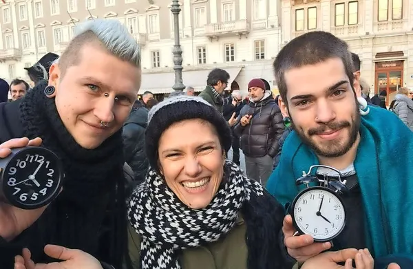 Koprčan Mitja Jurinčič (levo) že dlje časa prijateljuje z 
italijansko pevko Eliso, ki je v soboto v Trstu tudi izrazila svojo 
podporo odloku Cirinnà.