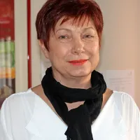 Milenka Simšič, vodja 
uradov za delo 
Postojna, Ilirska 
Bistrica in Sežana: “Pri 
nas trg dela rešujejo 
predvsem manjša 
podjetja v orodjarstvu 
in turizmu.”