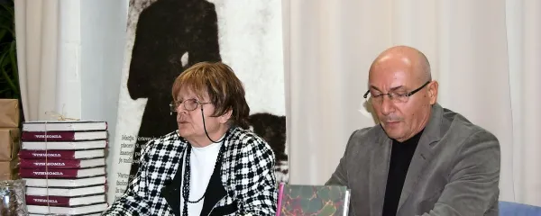 Novo izdajo Vinoreje Matije Vertovca je ob gostitelju Arturju 
Lipovžu predstavila avtorica prirejene verzije dr. Zora Korošec Koruza. 
