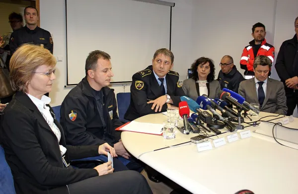 Predstavniki služb, ki so v soboto tako ali drugače sodelovali 
pri reševanju v množični nesreči, so včeraj analizirali dogajanje.