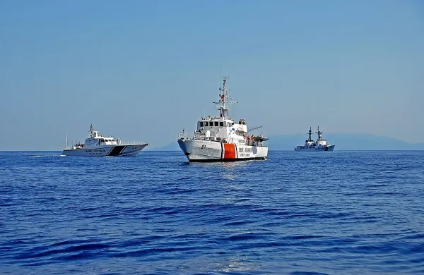 Turška obalna straža je danes v morju odkrila trupla devetih 
migrantov, med katerimi sta bila  dva otroka.