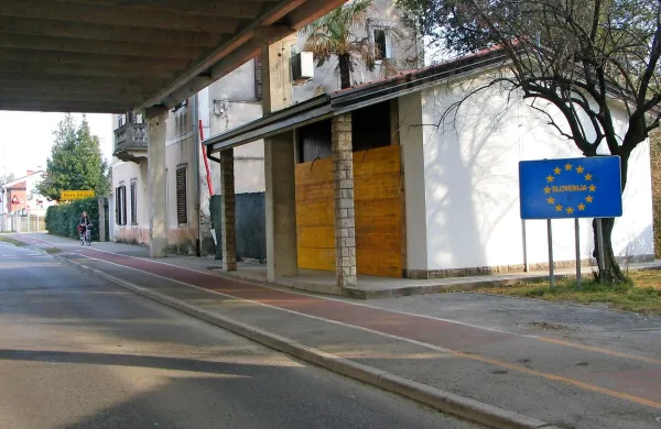 Nekdanjo carinarnico na Erjavčevi ulici bodo v kratkem odprli, v njej bodo snovali in izvajali  
kulturne ter  umetniške projekte.