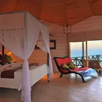   Komandoo Maldives Island Resort, Maldivi
