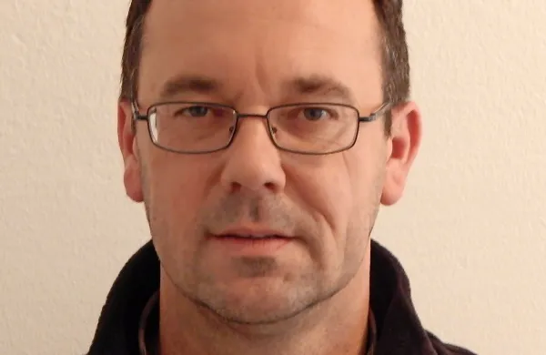 “Neka gospa mi je 
pripovedovala, da se 
njena psa zelo rada 
vozita v avtu, v soboto 
pa nikakor nista 
hotela skočiti vanj. 
Gospa, njen mož in 
njuna dva psa sta 
nesrečo preživela brez 
poškodb,” se je ene od 
zgodb spomnil Andrej 
Zadnik.