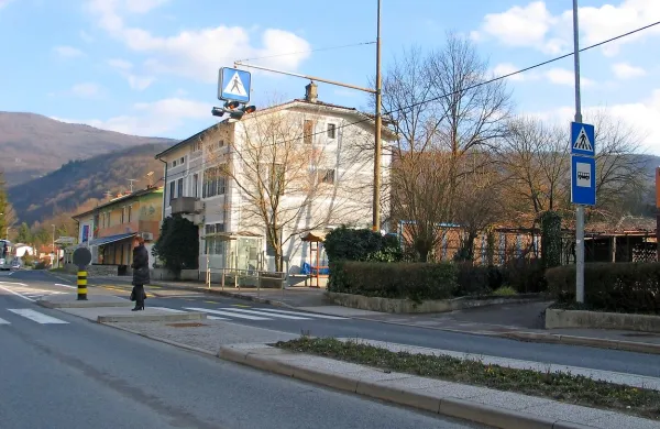 Največ neprofitnih stanovanj je v Desklah, ta so tudi v 
nekdanji policijski postaji. 