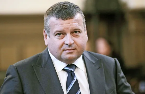Tomaž Lovše je priznal krivdo ter se dogovoril za pogojno 
zaporno kazen in plačilo 250.000 evrov. 