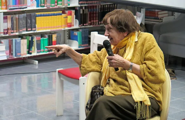 Rojstnih dnevov ne praznujem, še zlasti ne jubilejnih, nam je 
Jolka Milič, največja živa kulturna znamenitost Sežane, 
zaupala že pred dvema mesecema, 3. decembra.