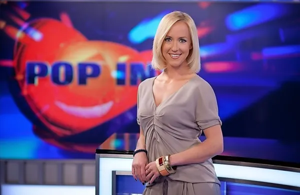 Voditeljica oddaje Pop in na Pop TV Ota Širca Roš je sinoči v 
ljubljanski porodnišnici rodila dečka.