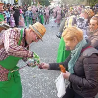 H kmeticam so pri&scaron;li  Kremenčkovi, hipiji, godbe  ... (foto in video)