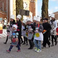 H kmeticam so pri&scaron;li  Kremenčkovi, hipiji, godbe  ... (foto in video)