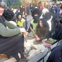 H kmeticam so pri&scaron;li  Kremenčkovi, hipiji, godbe  ... (foto in video)