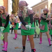 H kmeticam so pri&scaron;li  Kremenčkovi, hipiji, godbe  ... (foto in video)