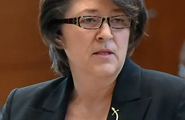 Violeta Bulc: “Tovor vedno išče optimalne poti. Če 
se severnojadranskim pristaniščem ne bo uspelo  
organizirati, se bodo oblikovale nove poti v 
Evropo.” 