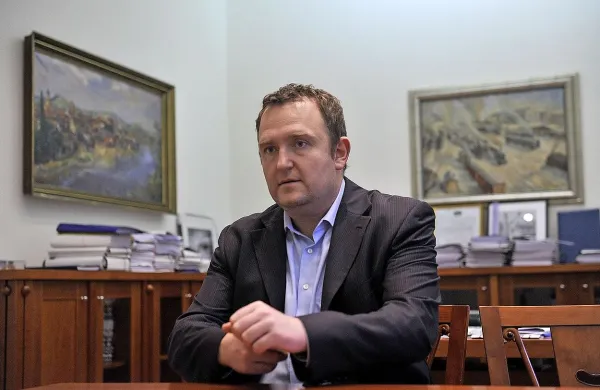 Nadzorni svet Slovenskih železnic je danes Dušanu Mesu 
podelil drugi mandat na čelu družbe.