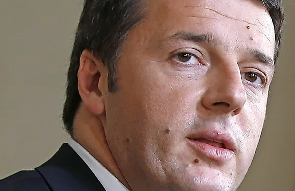  Italijanski premier Matteo Renzi je Evropsko unijo primerjal z 
orkestrom, ki je nadaljeval z igranjem, ko je ladja Titanik tonila 
na dno Atlantskega oceana. 